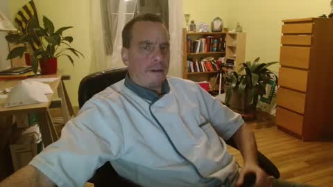 clouplefun online show from December 9, 2024, 4:23 am