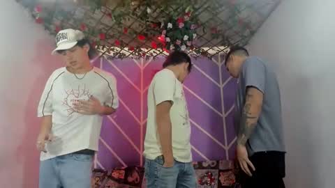 Snapshot of club_latinboys chatting on October 5, 2025, 7:23 pm club_latinboys online show from October 5, 2025, 7:23 pm