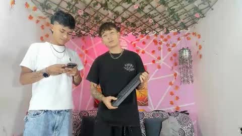 club_latinboys online show from December 4, 2025, 8:39 pm