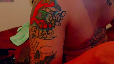 Snapshot of clydexxxbunny chatting on December 5, 2024, 6:21 am Clyde and Bunny online show from December 5, 2024, 6:21 am