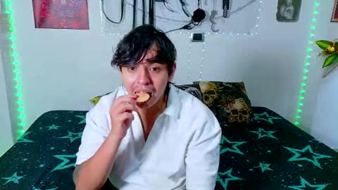 Snapshot of clydexxxbunny chatting on March 9, 2025, 9:57 pm Clyde and Bunny online show from March 9, 2025, 9:57 pm