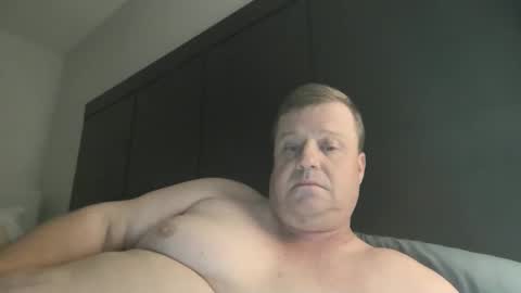 Snapshot of cmachen chatting on April 17, 2026, 2:25 am cmachen online show from April 17, 2026, 2:25 am
