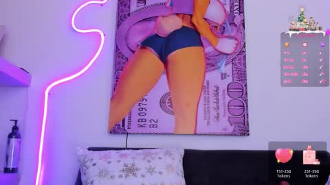 cmila0713 online show from December 4, 2025, 11:57 pm