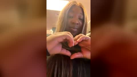 Snapshot of cocobutterprettybrown chatting on June 25, 2026, 1:59 pm cocobutterprettybrown online show from June 25, 2026, 1:59 pm