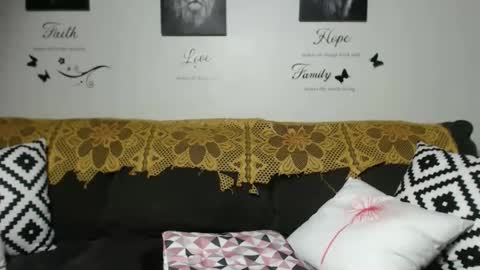 CocosCreamy online show from November 26, 2025, 1:34 pm