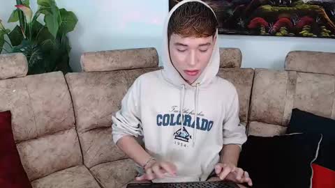 Snapshot of coddy_doll chatting on February 7, 2025, 9:26 pm Coddy online show from February 7, 2025, 9:26 pm