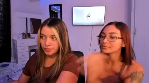 Asia y Samanta online show from June 18, 2026, 9:08 pm