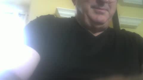 Snapshot of coffee90028 chatting on February 10, 2025, 6:35 pm coffee90028 online show from February 10, 2025, 6:35 pm