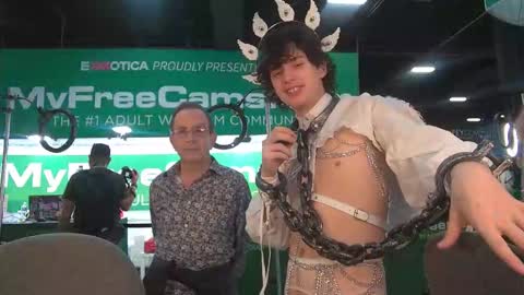 Snapshot of cokia_ chatting on October 25, 2025, 6:13 pm Cokia online show from October 25, 2025, 6:13 pm