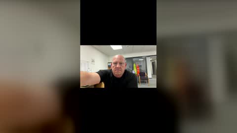col4nows online show from June 3, 2026, 2:33 pm