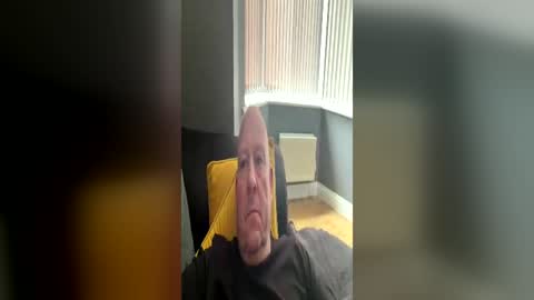col4nows online show from June 12, 2026, 11:31 am
