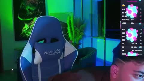 Snapshot of collage_hot25 chatting on October 18, 2025, 3:09 am javier online show from October 18, 2025, 3:09 am