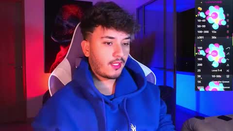 Snapshot of collage_hot25 chatting on October 24, 2025, 3:25 am javier online show from October 24, 2025, 3:25 am