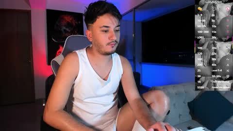 Snapshot of collage_hot25 chatting on November 1, 2025, 3:52 am javier online show from November 1, 2025, 3:52 am