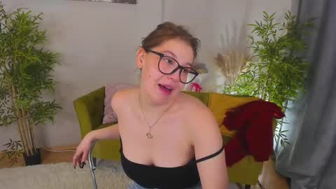 Collen Mon Tue Wed Thu Fri GMT 3 0300am - 0900am  online show from November 24, 2025, 5:12 pm