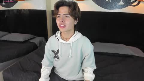 collinstone online show from February 6, 2025, 8:34 pm