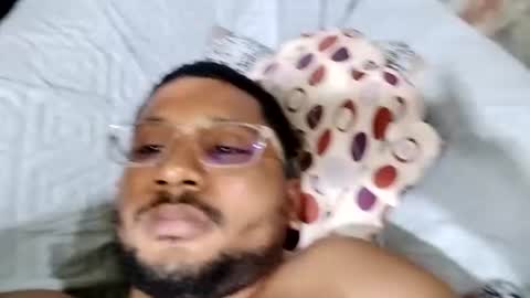 Snapshot of colmoreno chatting on July 2, 2026, 12:10 am colmoreno online show from July 2, 2026, 12:10 am