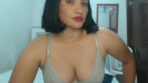 Snapshot of colombi4spice chatting on April 24, 2026, 8:55 pm viviana online show from April 24, 2026, 8:55 pm