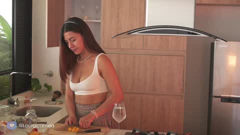 Snapshot of colouristic chatting on January 18, 2025, 5:26 pm Laura online show from January 18, 2025, 5:26 pm