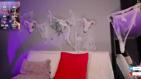 colstorw_ online show from October 28, 2025, 10:41 am