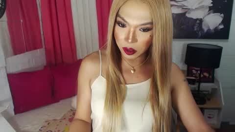 Snapshot of commanderofsexx chatting on January 2, 2025, 12:45 am QUEEN SABRINA online show from January 2, 2025, 12:45 am