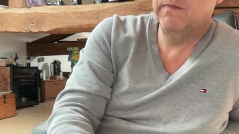 Snapshot of compay69 chatting on December 5, 2024, 10:23 am compay69 online show from December 5, 2024, 10:23 am