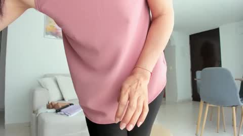 conie28  online show from September 25, 2025, 6:33 pm