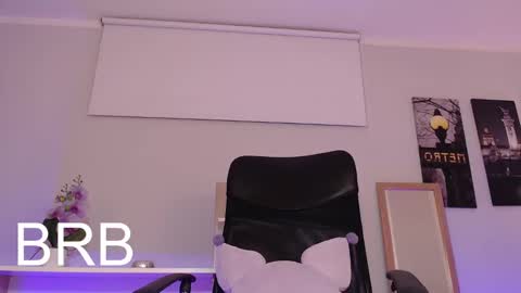 Snapshot of connie_haze chatting on December 22, 2024, 6:15 pm Connie online show from December 22, 2024, 6:15 pm