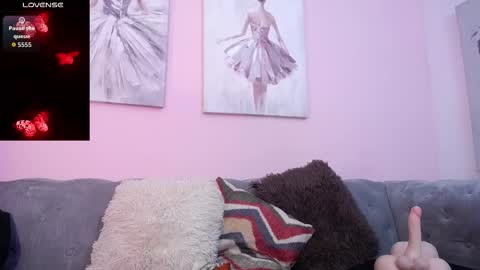 Snapshot of connie_haze chatting on November 18, 2025, 8:24 pm Connie online show from November 18, 2025, 8:24 pm