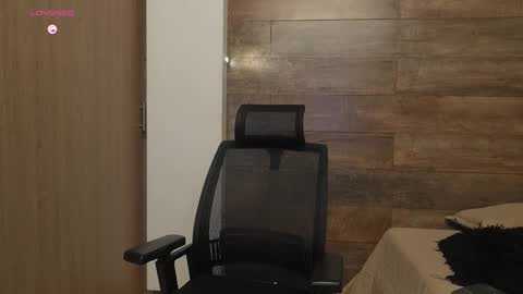 connor_h1 online show from December 22, 2025, 4:53 am