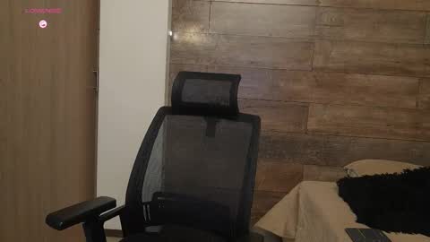 connor_h1 online show from January 12, 2026, 4:07 am