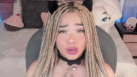 Conny online show from November 8, 2025, 1:44 pm