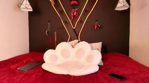 cookie_bit_ online show from February 5, 2026, 5:12 am