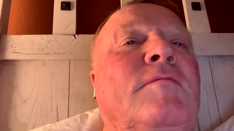 Snapshot of cookoosnest chatting on December 7, 2024, 8:00 am cookoosnest online show from December 7, 2024, 8:00 am