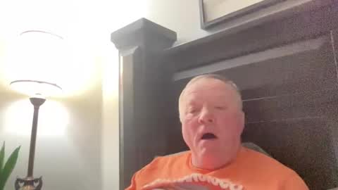 Snapshot of cookoosnest chatting on December 24, 2024, 5:27 am cookoosnest online show from December 24, 2024, 5:27 am