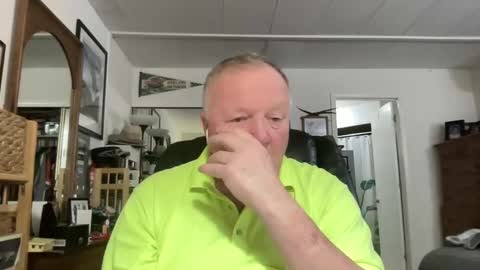 Snapshot of cookoosnest chatting on January 7, 2025, 1:06 am cookoosnest online show from January 7, 2025, 1:06 am