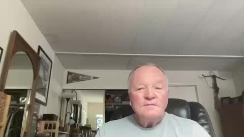 Snapshot of cookoosnest chatting on October 12, 2025, 3:11 pm cookoosnest online show from October 12, 2025, 3:11 pm