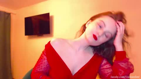 Snapshot of coolamber chatting on December 19, 2024, 9:28 pm Amber online show from December 19, 2024, 9:28 pm