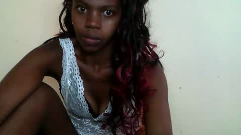 coquine_lara online show from April 26, 2026, 7:06 am