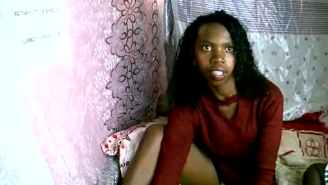 coquine_lara online show from April 27, 2026, 12:36 pm