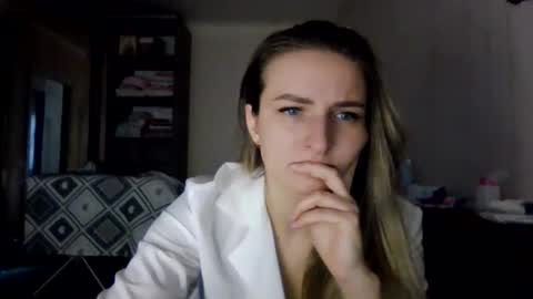 cora_fora online show from January 6, 2026, 10:19 am