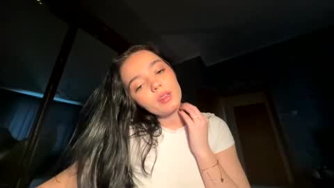 Coralina online show from April 10, 2026, 10:20 am