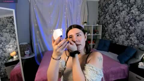 Snapshot of coraline_kitty chatting on February 21, 2026, 6:36 am Coraline online show from February 21, 2026, 6:36 am