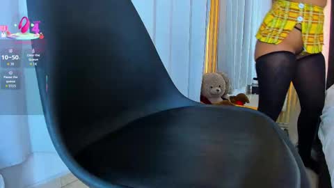 Coraline connected from 10 pm to 6 am Colombia time online show from October 7, 2025, 2:31 am