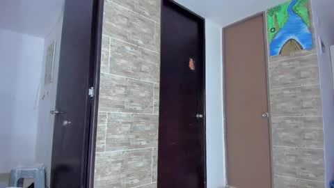 Snapshot of coralinej0nes chatting on February 28, 2025, 10:06 pm Coraline online show from February 28, 2025, 10:06 pm