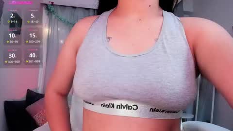 Coral Stefani online show from October 28, 2025, 5:55 am