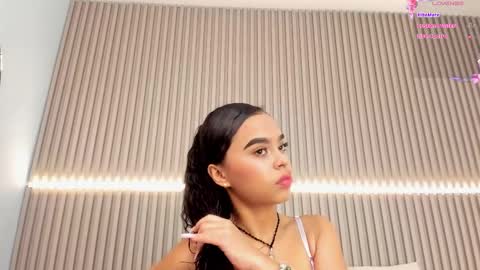 Snapshot of coralineross_ chatting on March 3, 2025, 11:22 am coralineross_ online show from March 3, 2025, 11:22 am