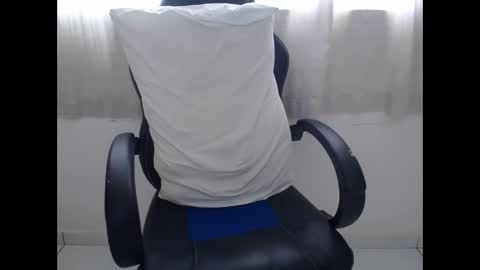 Snapshot of corolaxxl chatting on February 3, 2026, 3:17 pm corolaxxl online show from February 3, 2026, 3:17 pm