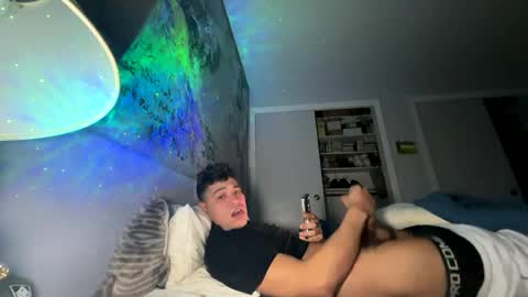 Snapshot of coronelking chatting on January 7, 2025, 2:51 pm coronelking online show from January 7, 2025, 2:51 pm