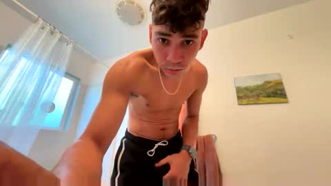 Snapshot of coronelking chatting on October 28, 2025, 6:54 pm coronelking online show from October 28, 2025, 6:54 pm